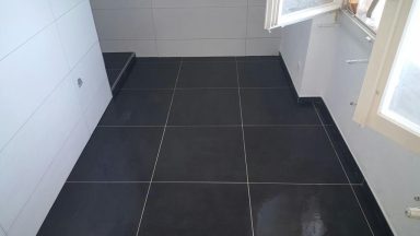 Fertig verfugter Boden – Badezimmer Schweiz Fertig verfugter Boden – Badezimmer Schweiz
